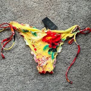 Tropical bikini bottom. Medium. New with tags.